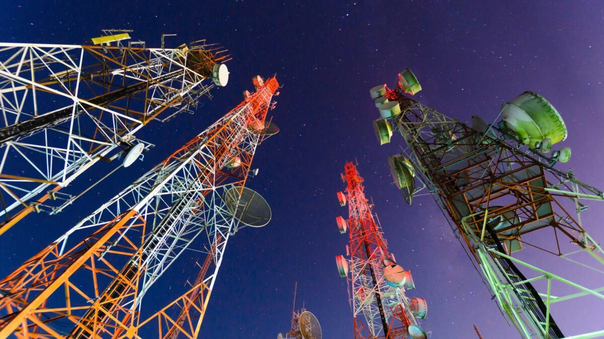 Mentre lo Stato pensa di alzare l’Imu i Comuni cedono concessioni in saldo