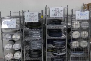 La Cina è corto di microchip e semiconduttori