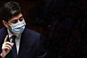 Il solito Speranza ci rivuole ai domiciliari