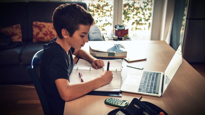 Speranza mette nel mirino la scuola. Oggi si decidono le nuove chiusure