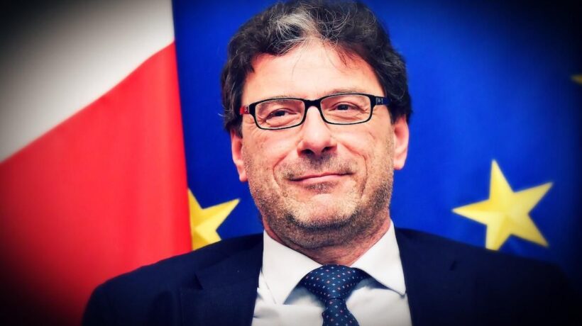Parte il cantiere vaccini per il 2022 sotto Giorgetti e il capo dei servizi