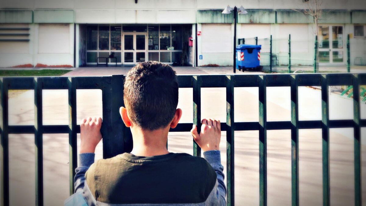 Lezioni bloccate all’ultimo minuto. Già evaporano le promesse di Roma