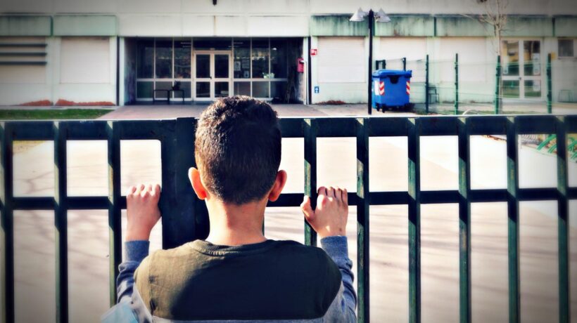 Lezioni bloccate all’ultimo minuto. Già evaporano le promesse di Roma