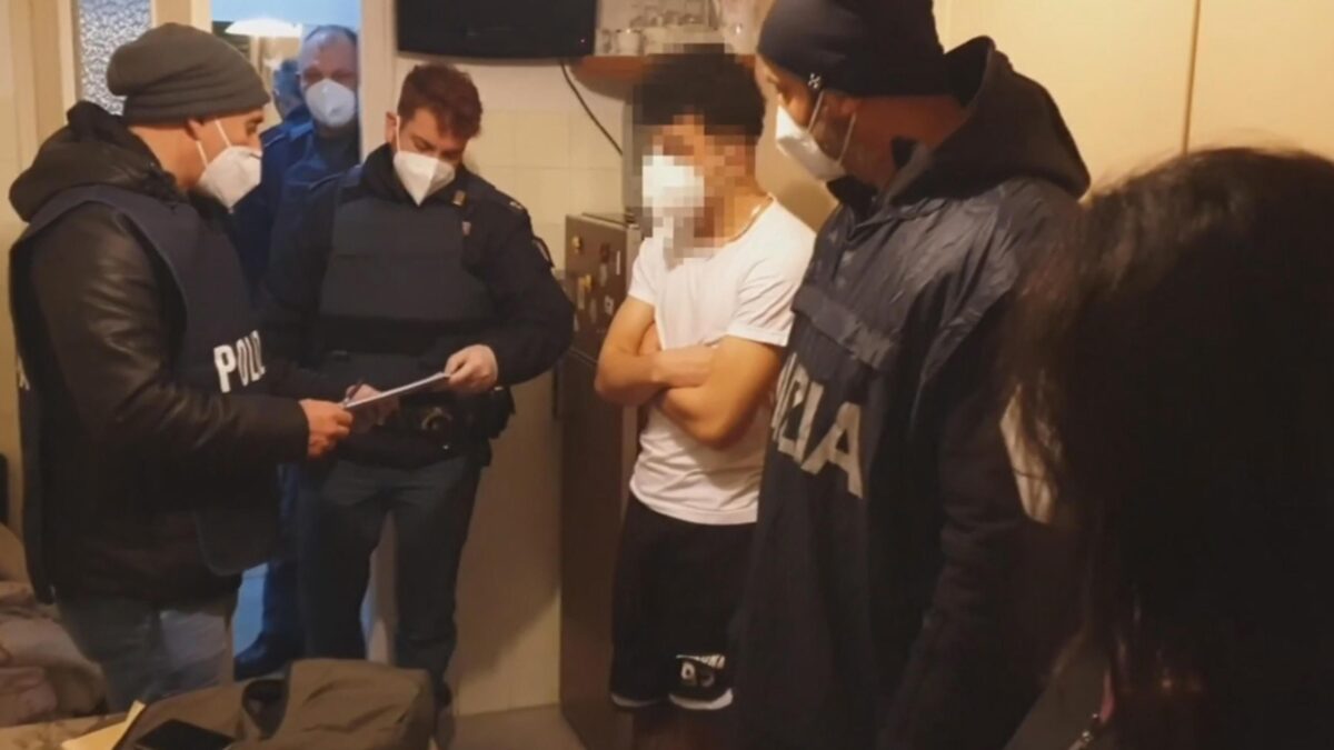 Sgominati trafficanti di clandestini collegati con un terrorista dell’Isis