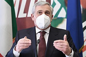 Anche Fi scende in campo su Iveco. Governo pronto a stoppare i cinesi