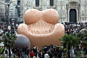 C’è ancora chi vuole zittire le donne. Ma soltanto quelle non allineate