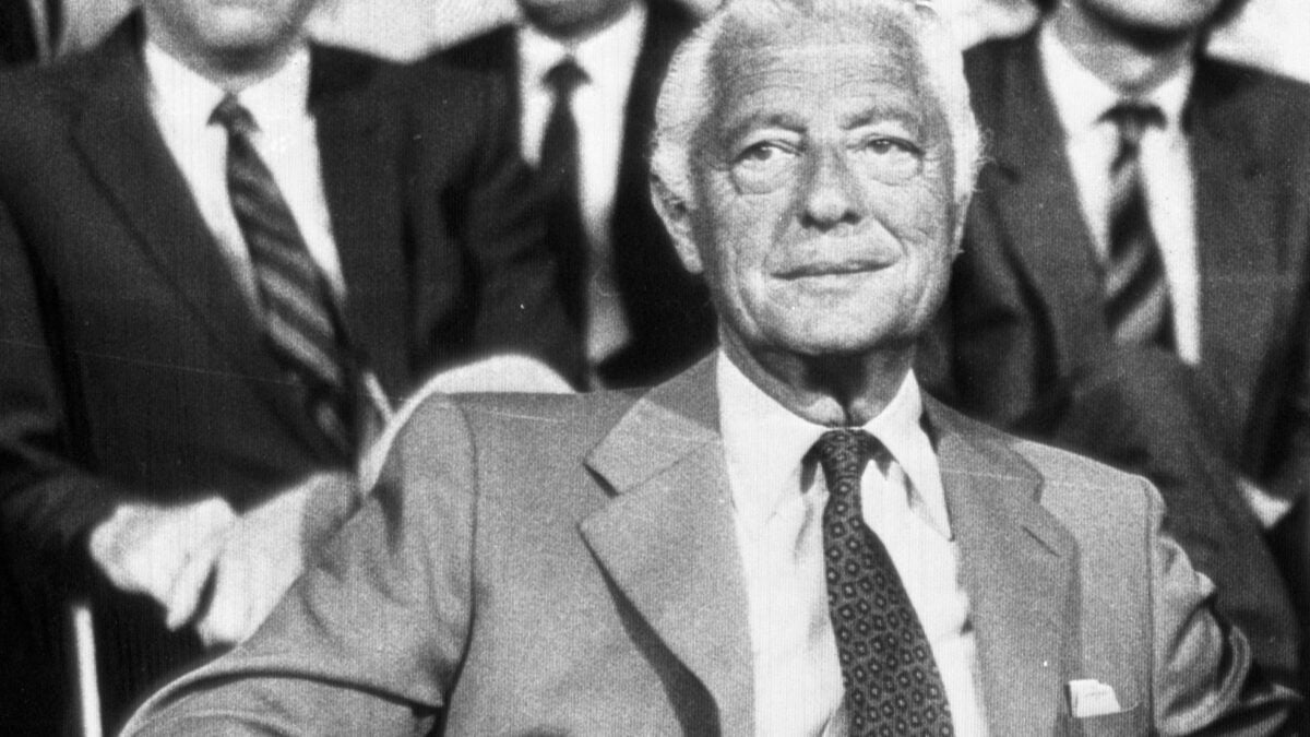 Gianni Agnelli, nella beatificazione nessuna domanda sui miliardi di Stato