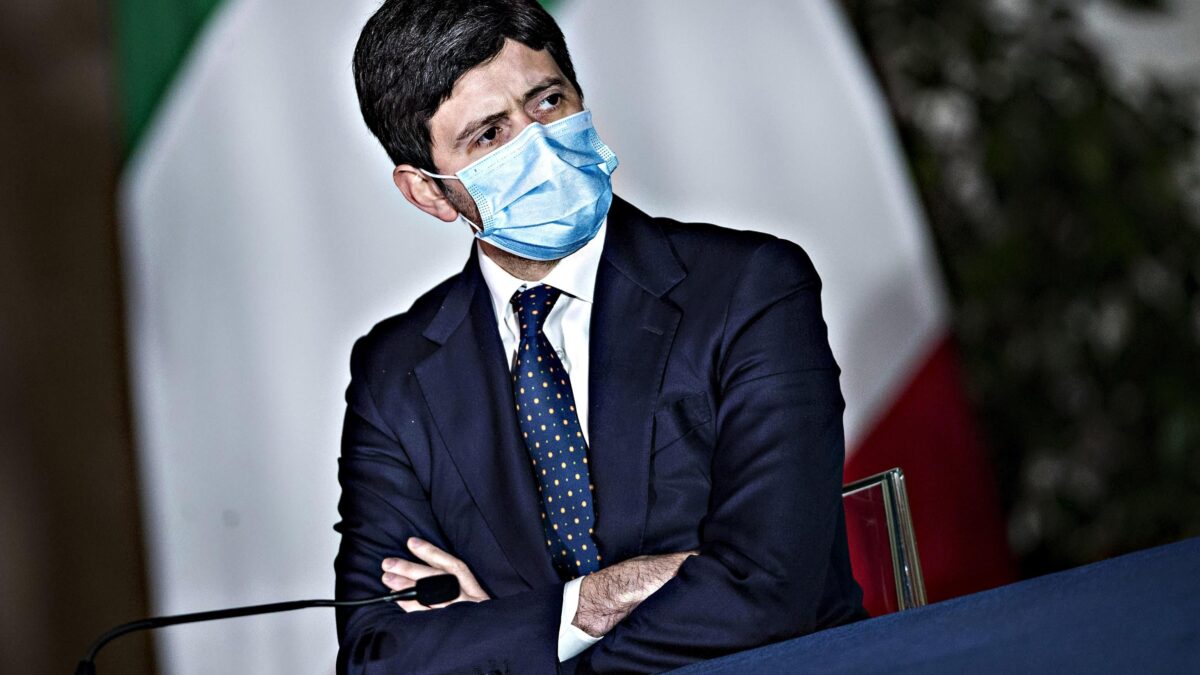 Speranza alimenta il caos. Si può scegliere il vaccino