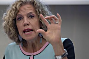Legge Zan, trappola che non elimina gli imbecilli violenti ma cancella la libertà