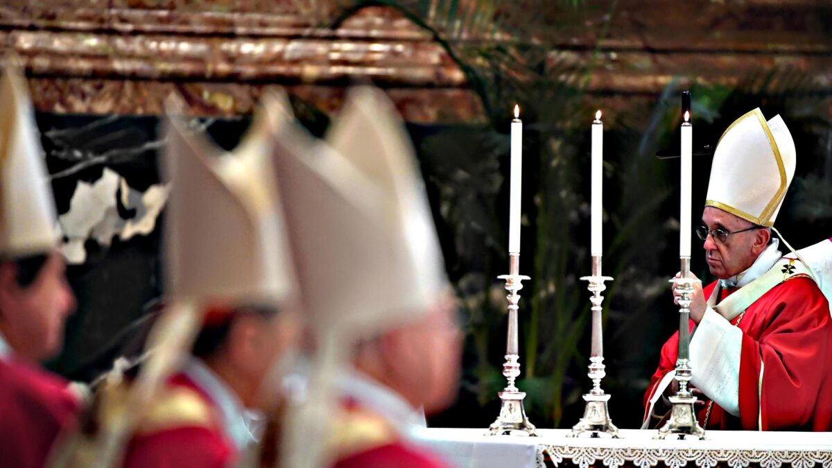 Il Papa taglia del 10% gli stipendi ai cardinali