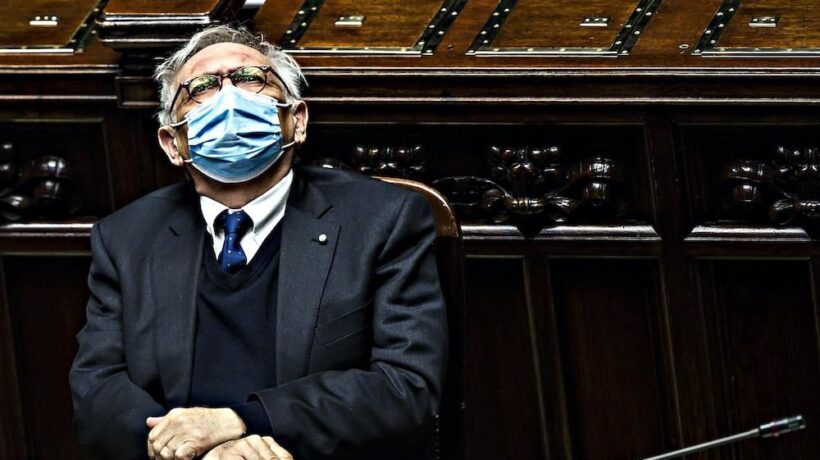 Bocciate pure, ma riaprite le aule