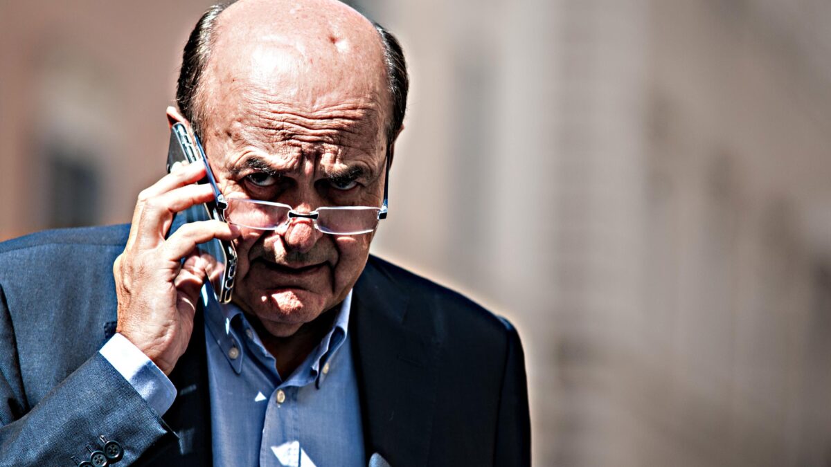 Quella poltrona ingolosisce i dem. Perciò la sinistra non lo difende