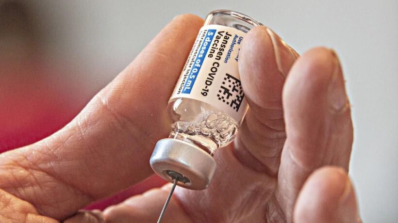 Via libera a J&J soltanto agli over 60. Pronte 184.000 dosi da distribuire