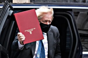 Johnson trionfa con Brexit e vaccini ma lo indagano per i lavori in casa