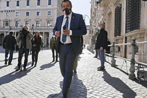 Stop liti per sei mesi. Patto Letta-Salvini su vaccini e imprese
