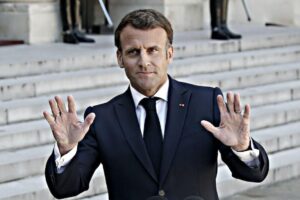 Macron ci aiuta perché è all’angolo