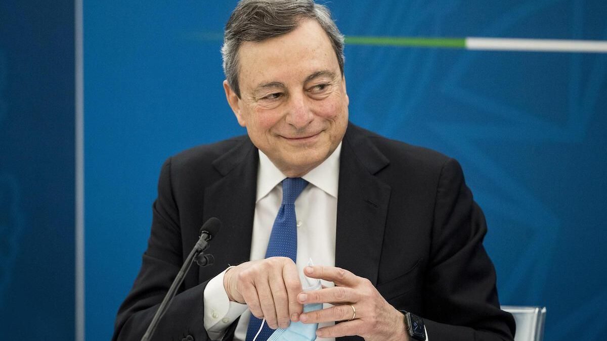 L’europeista Draghi abbatte gli alibi e prende a schiaffi i dogmi dell’Ue