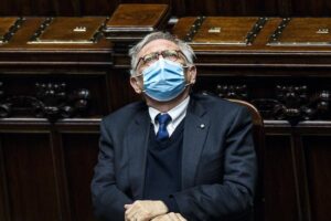 Lei Bianchi che fa per la scuola, oltre a sperare?