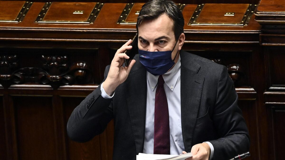 Il filo teso fra il Pd e Mosca passa attraverso Zingaretti e Amendola