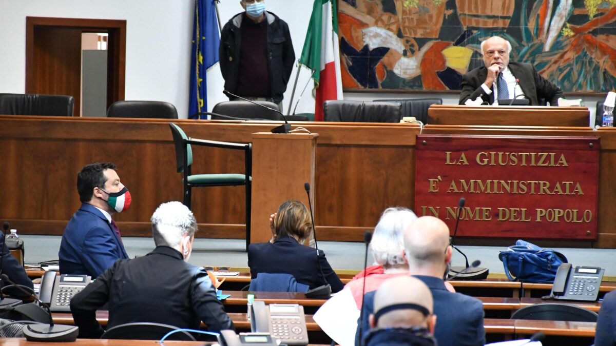 «Non sequestrò nessuno». Il pm dice che Salvini poteva fare il ministro