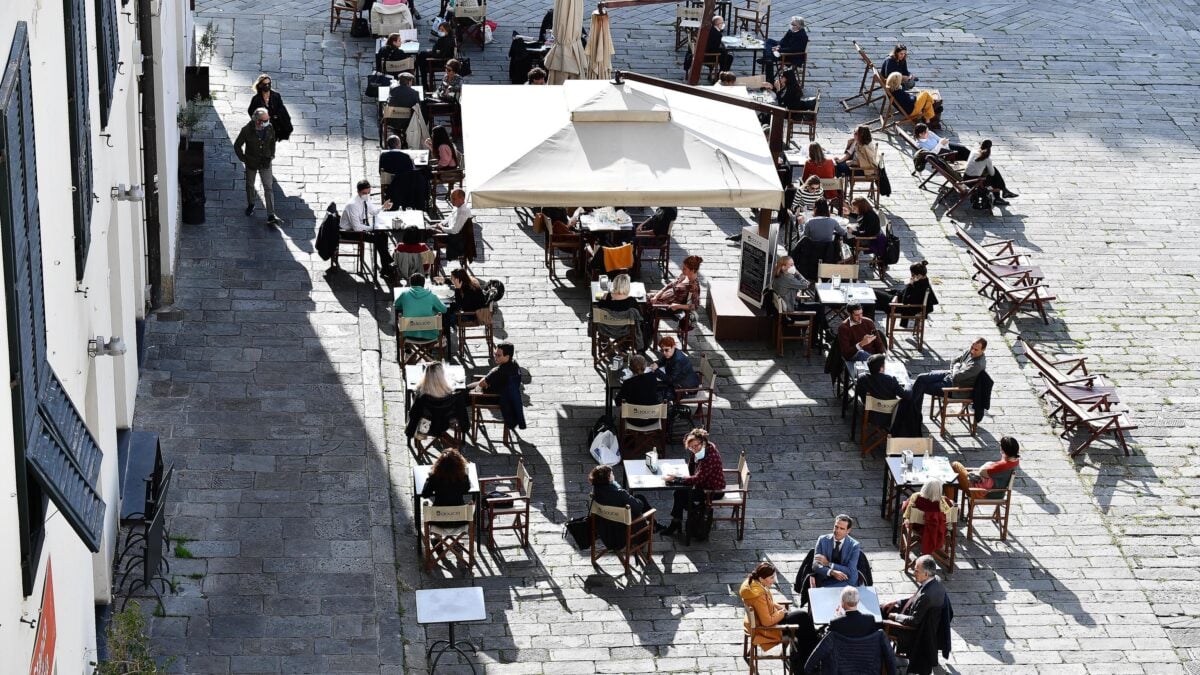 Dopo bar e ristoranti adesso il governo permetta di lavorare anche al Parlamento