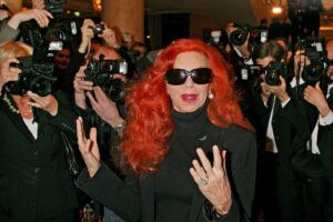 Bella, ciao! Acclamata ma non pop rossa «cantattrice» gauche caviar
