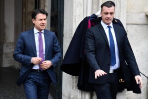 I grillini fanno guerra a Draghi con la scusa del Superbonus 110% per non scomparire