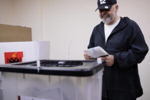 Rama si riprende Tirana e pensa sempre alla Grande Albania