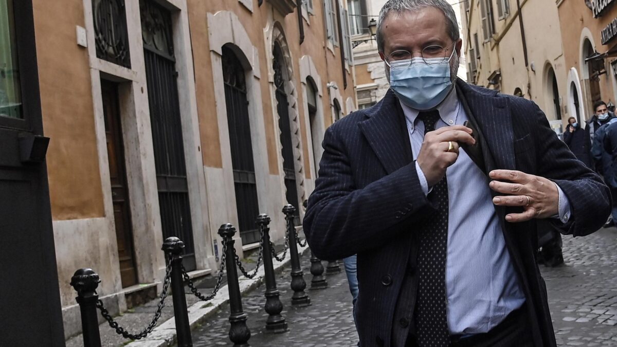 Claudio Borghi «Draghi critica l’Europa più della Lega»