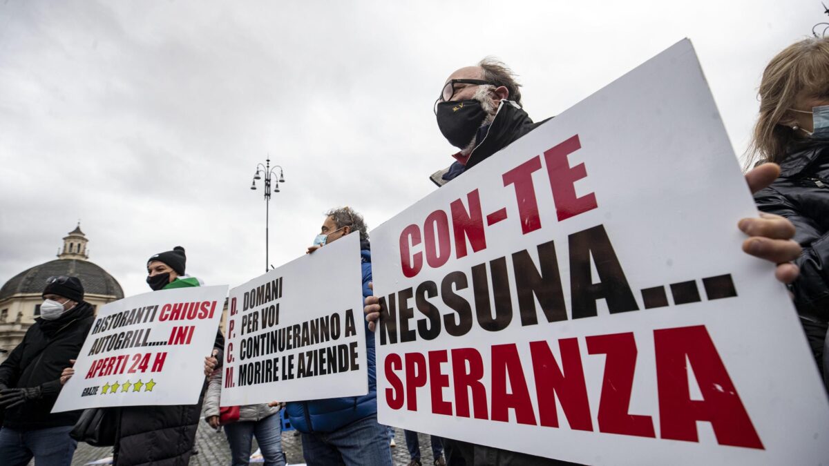Oggi i ristoratori scendono in piazza. Il governo studia se riaprire dopo il 20