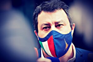Pressing di Salvini per le riaperture. E lo segue anche un pezzetto del Pd