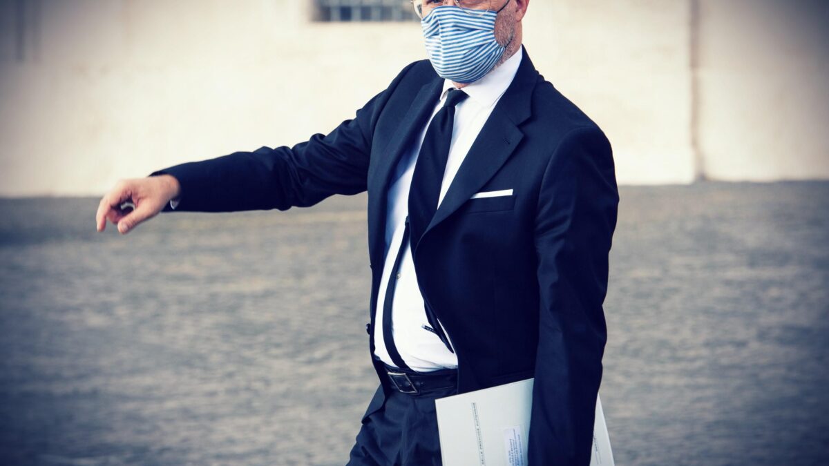 «Era col padre a un evento No mask». Comune caccia un bambino dall’asilo