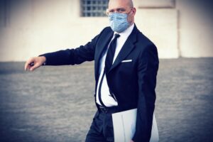 «Era col padre a un evento No mask». Comune caccia un bambino dall’asilo