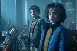 La serie che sfida l’overdose di Covid in tv