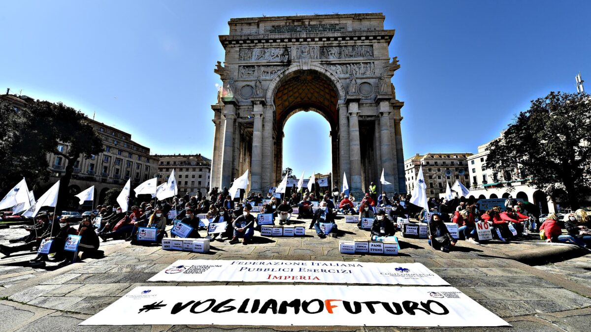 Ecco i nuovi ristori per due mensilità. Il governo ha bisogno di altri 40 miliardi