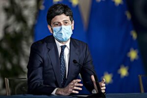 Speranza è isolato ma la paura della crisi lo sta tenendo a galla