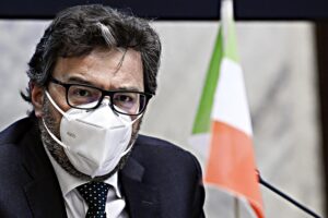 Ok a nuovo deficit per 40 miliardi. Si punta a raddoppiare gli aiuti