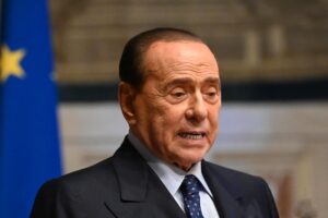 Professione: «Imputato». Accanimento su Berlusconi costretto a inseguire i pm