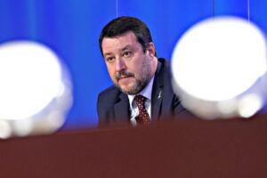 Ci tengono rinchiusi per dispetto alla Lega