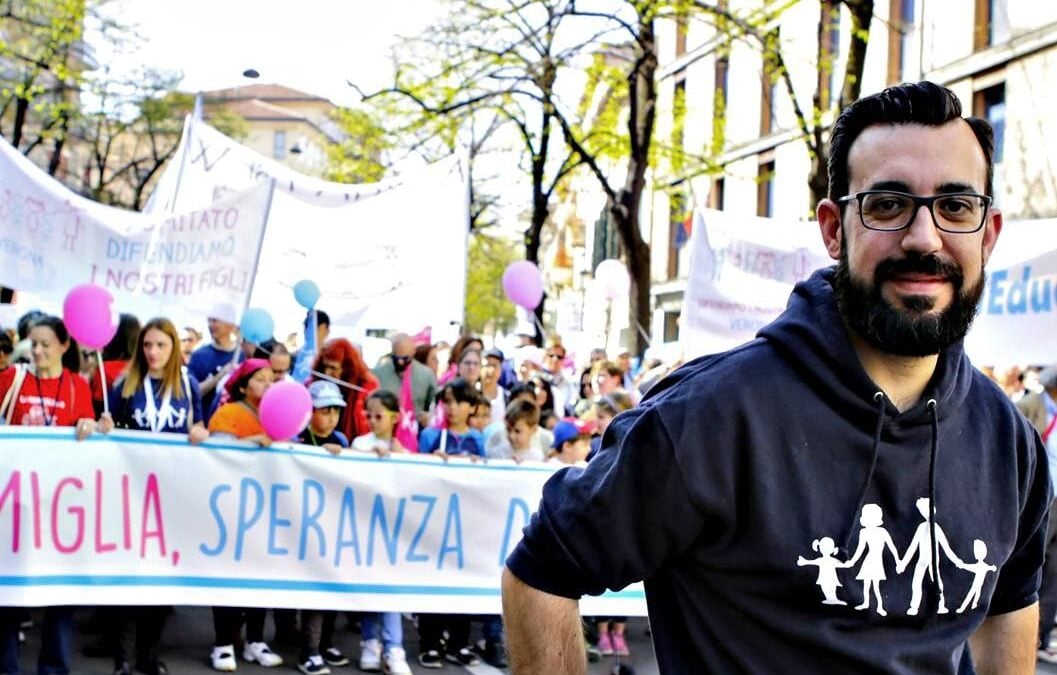 «Chi difende la famiglia viene silenziato»