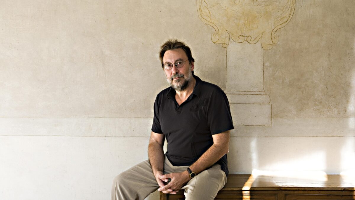 «La scienza trasformata in dogma e la paura in strumento di tirannia»