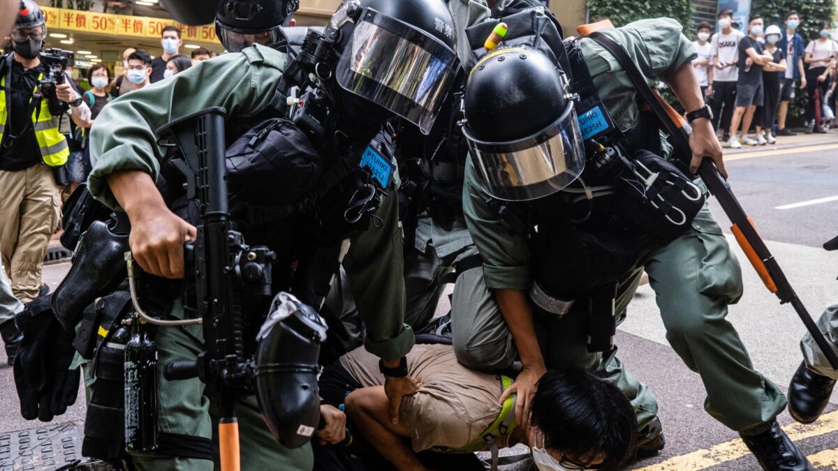 Pechino ha imposto la sua legge farsa. A Hong Kong eletti «solo i patrioti»