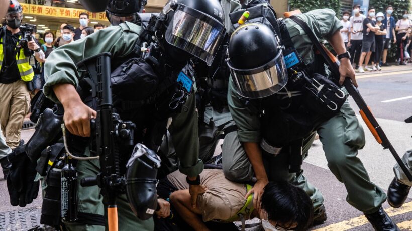 Pechino ha imposto la sua legge farsa. A Hong Kong eletti «solo i patrioti»