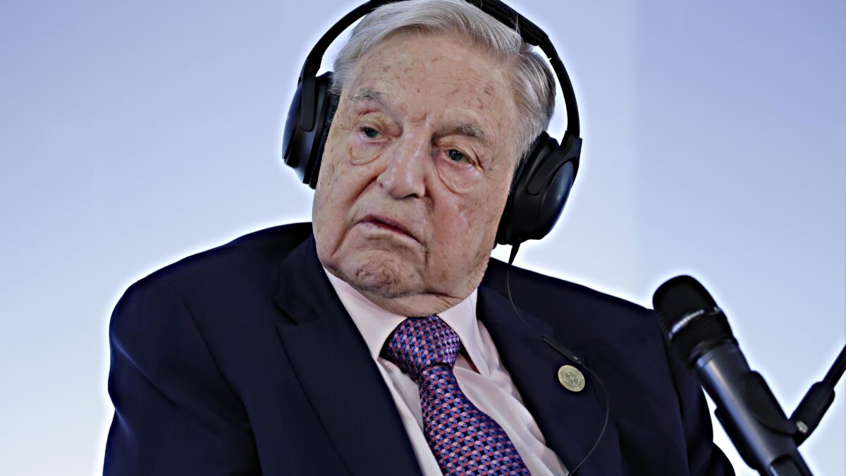 La Ong che attacca il sistema Italia finanziata da Soros