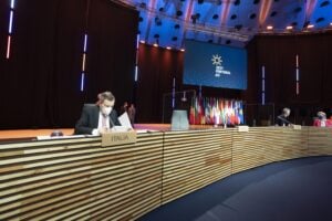 Draghi frena sullo stop ai brevetti. Il fronte pro Biden si è già dissolto