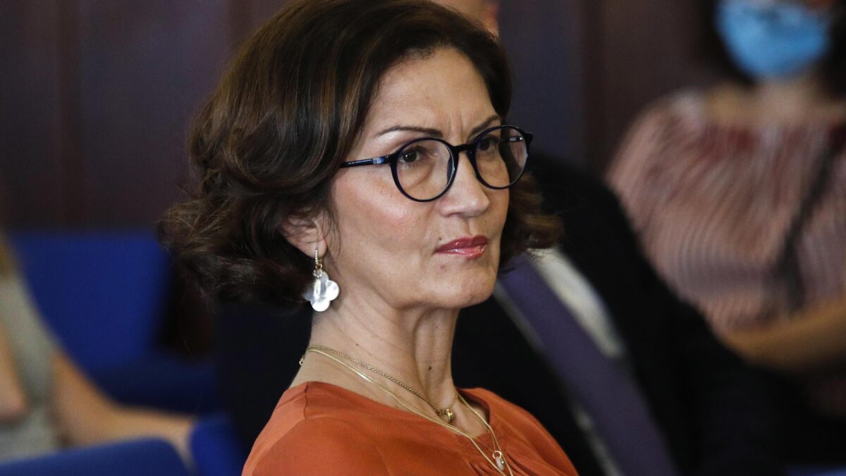 Ma i ministri vanno per conto loro e si sganciano dalla linea dei partiti