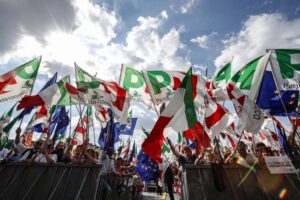 Il Pd leva ai «ricchi» per rendere i giovani sudditi riconoscenti