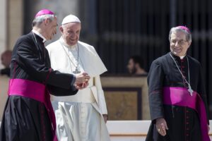 Nessuno dà voce ai preti contro il bavaglio