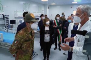 Figliuolo fa meglio di Arcuri, ma non basta