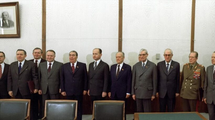 Vertice del 1981 tra l'Urss e la Polonia. Si riconoscono Breznev e Jaruzelski (Getty Images)